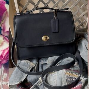 VINTAGE COACH CLASSIC CROSSBODY BLACK LEATHER COURT BAG 9870